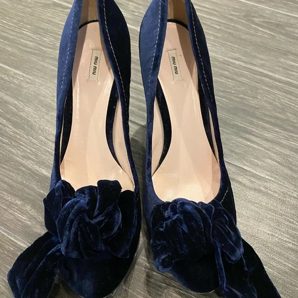 Miu miu vintage designer Blue velvet bow pump women’s heel shoes size 38 1/2 - Picture 1 of 6
